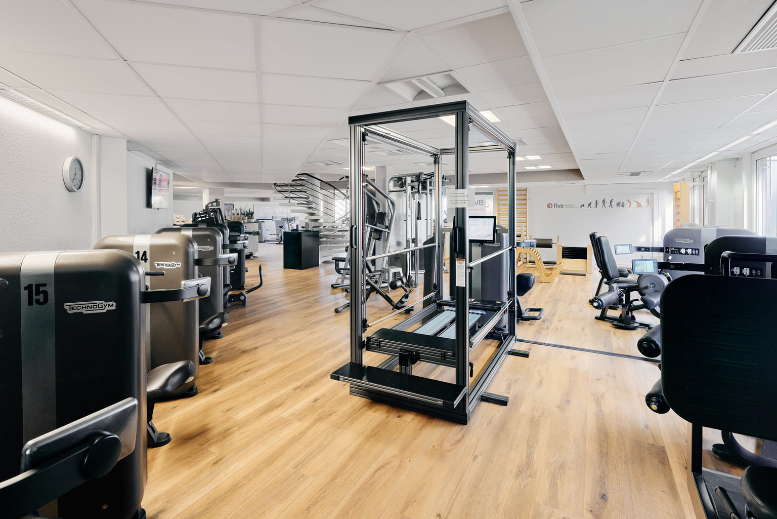 SportCenter Leuholz R5 9800 8000px Gerry Pacher